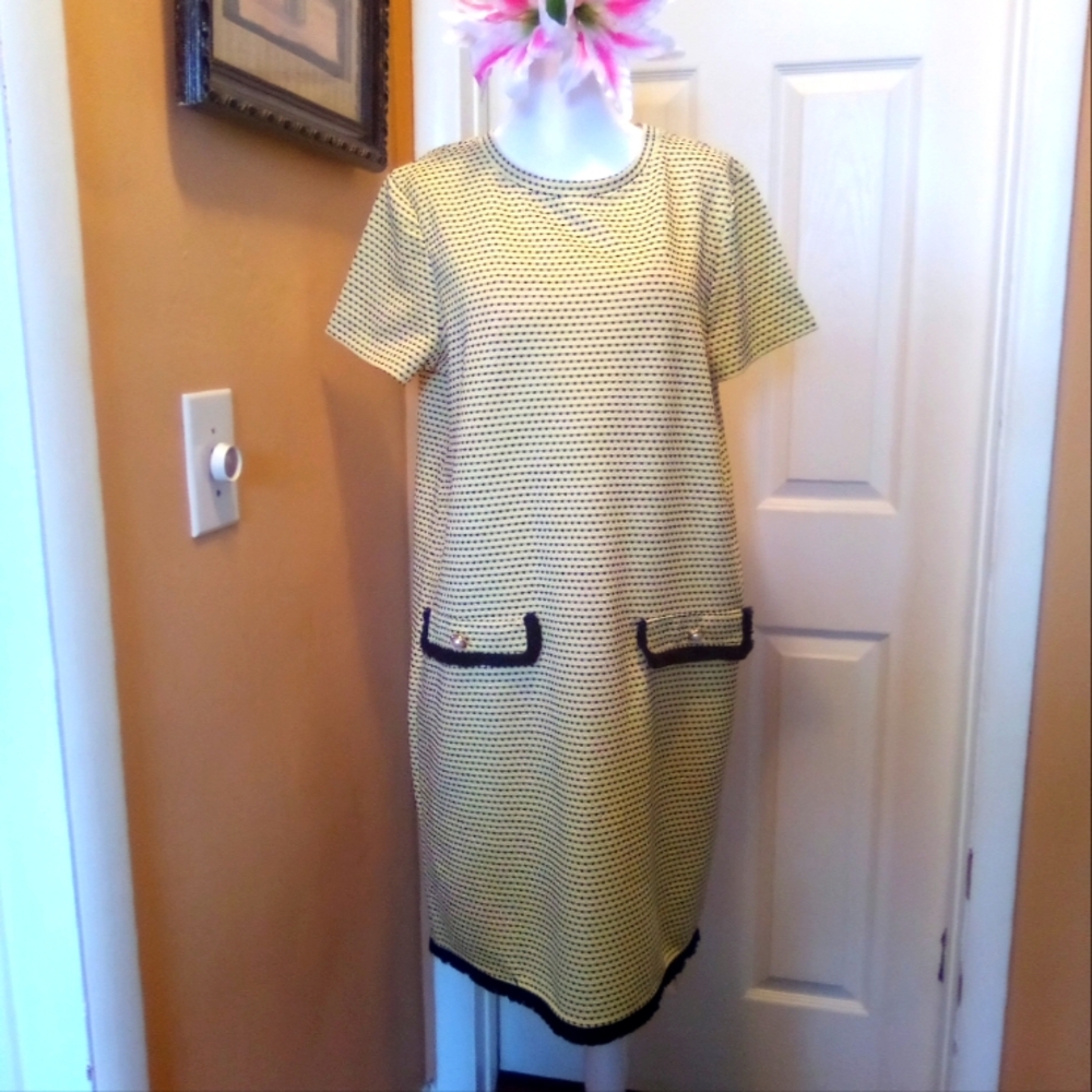 Emma & Michele Dress Women's Size 12 A Line Yellow and Black Shift Fit Comfort